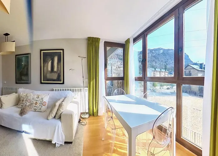 La Casa De Ra - Tucasaenlospirineos *